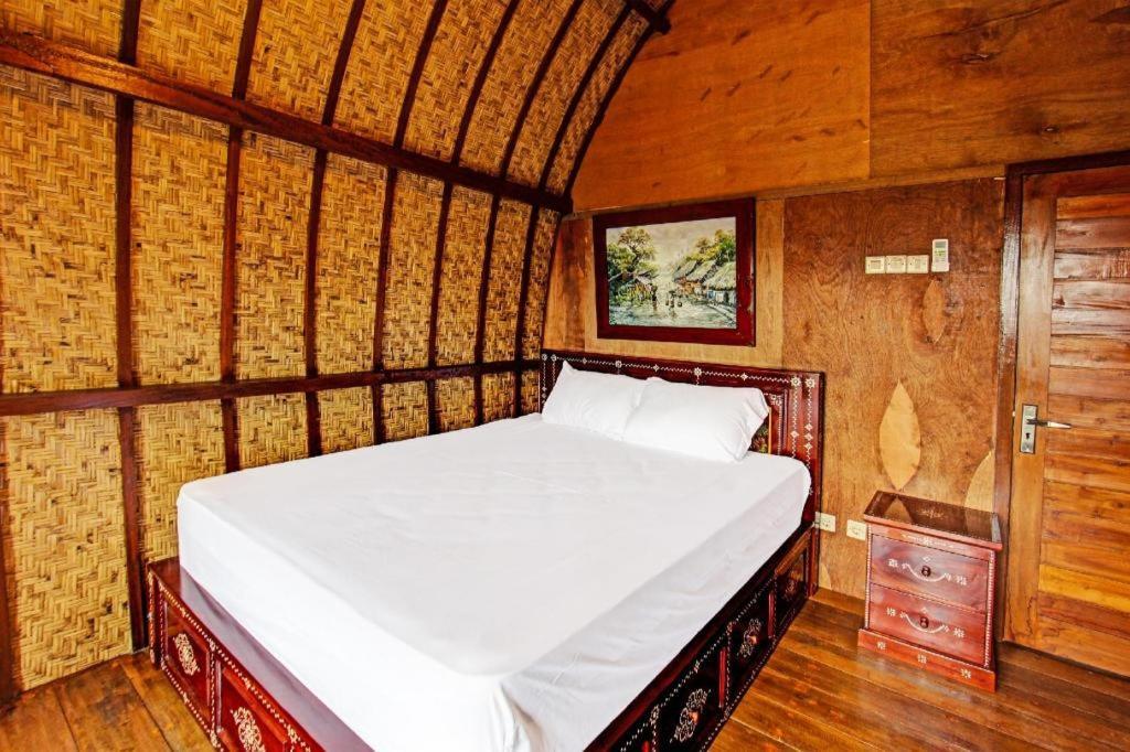 Reddoorz At Villa Bukit Senyum Lombok Kuripan  Buitenkant foto