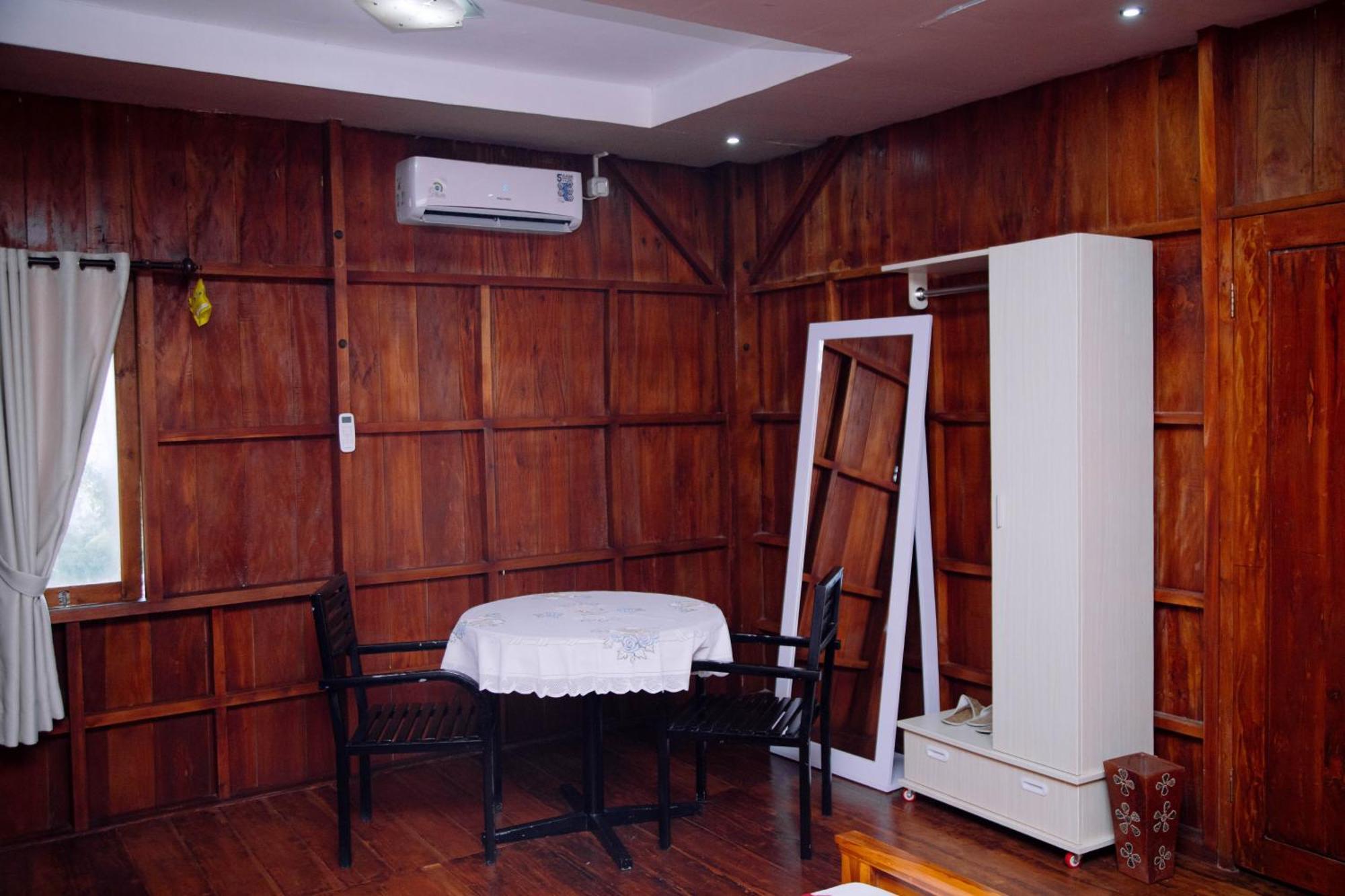 Reddoorz At Villa Bukit Senyum Lombok Kuripan  Buitenkant foto