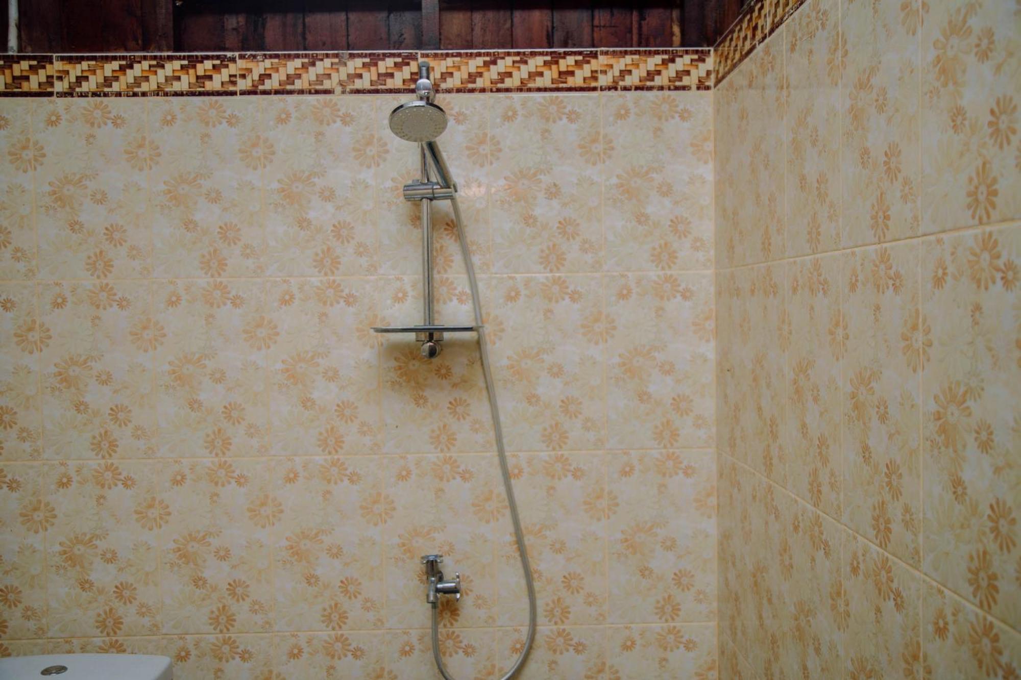Reddoorz At Villa Bukit Senyum Lombok Kuripan  Buitenkant foto