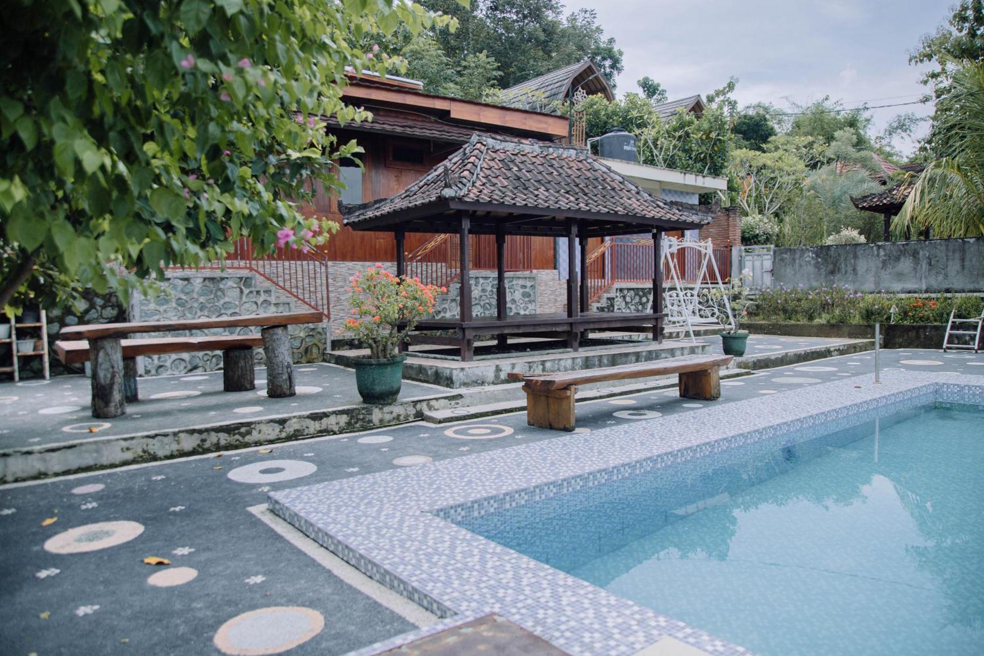 Reddoorz At Villa Bukit Senyum Lombok Kuripan  Buitenkant foto